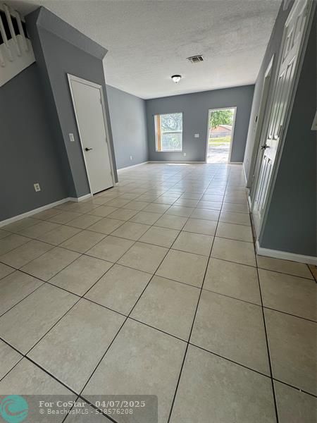 Building Photo - 7473 Tam Oshanter Blvd