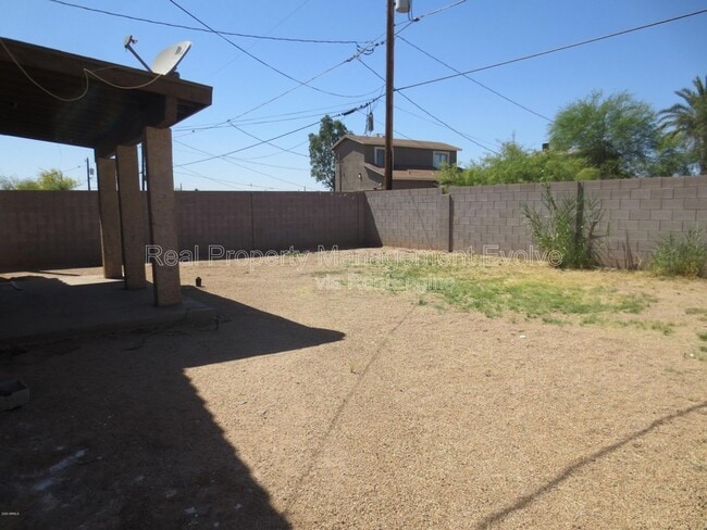 Building Photo - 2950 E Mobile Ln