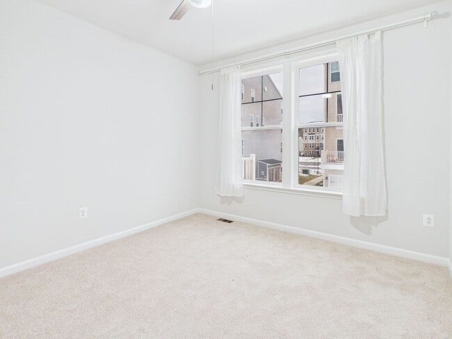 Building Photo - 640 Brookwood Glen Terrace