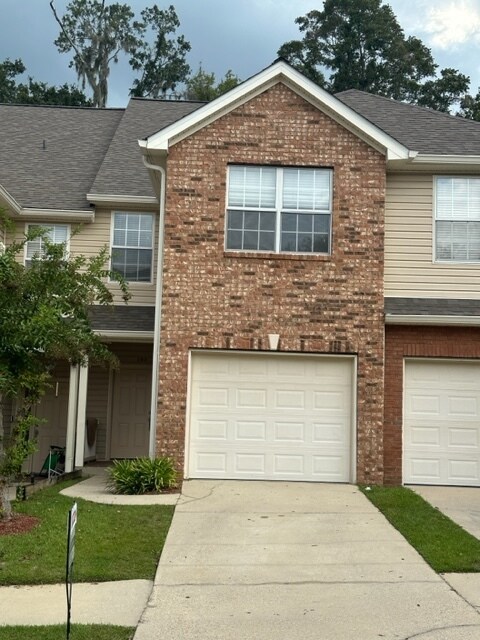 Building Photo - 1320 Hendrix Rd