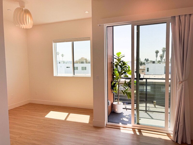 Building Photo - 4800-4802 S Slauson Ave