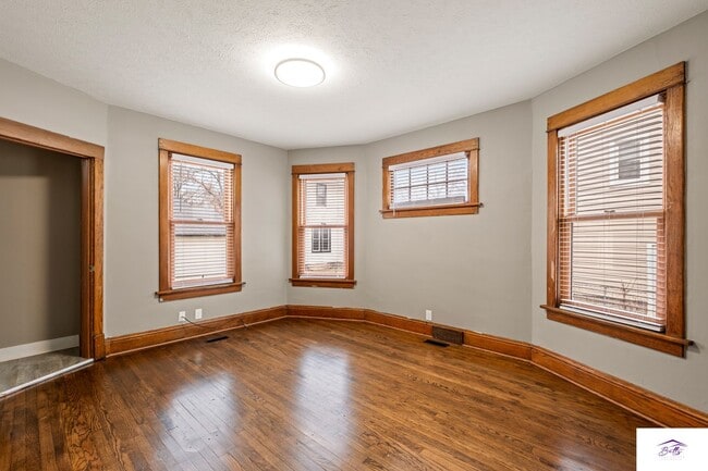 Building Photo - WELCOME HOME!