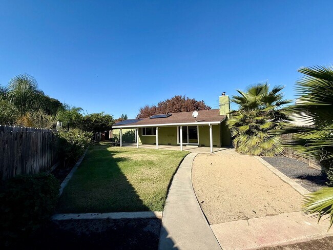 Building Photo - Single story home in established neighborhood!