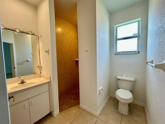 Building Photo - 26141 Northern Cross Rd