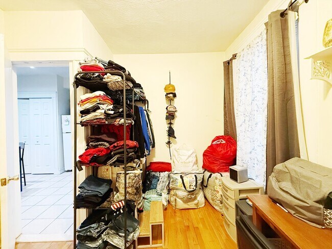 Building Photo - 73 Division St