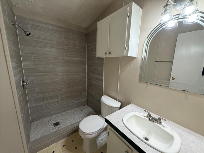 Building Photo - 12609 Dessau Rd