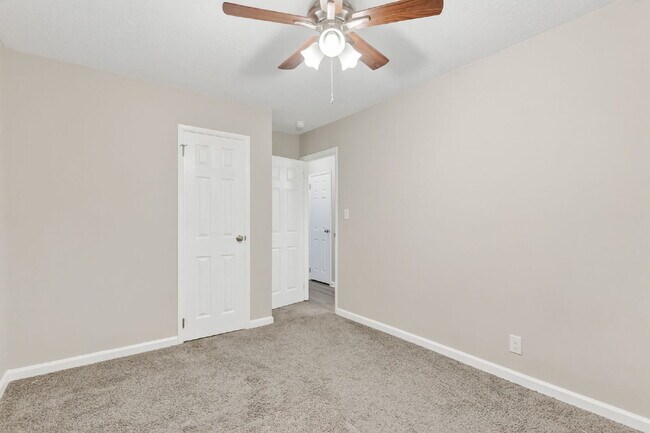 Building Photo - Spacious 5-Bedroom Retreat with 2.5 Baths in Saint Pauls – Your Dream Home Awaits!