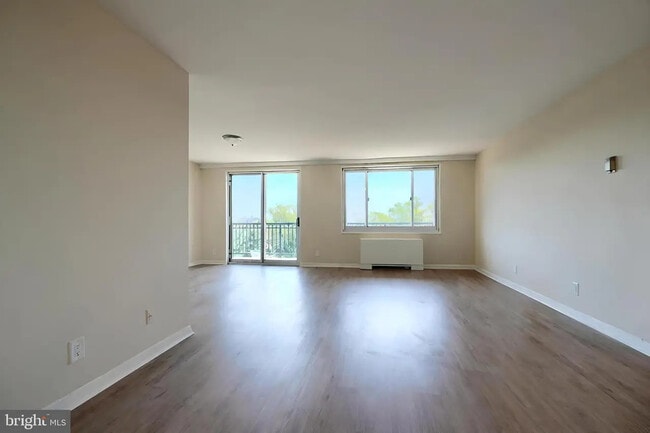 Building Photo - 1900 Lyttonsville Rd