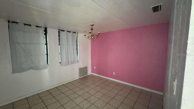 Building Photo - 289 Ashley St