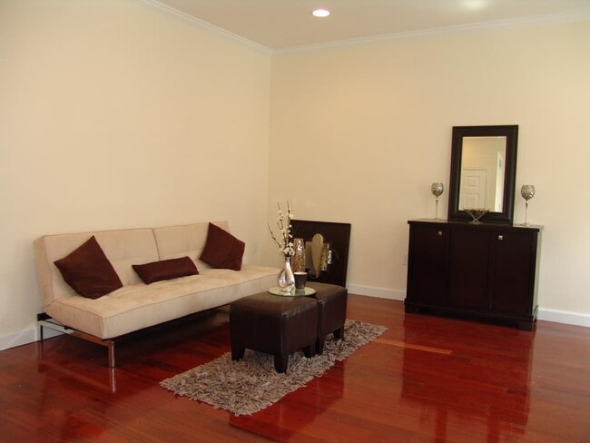 Building Photo - 620 38th St