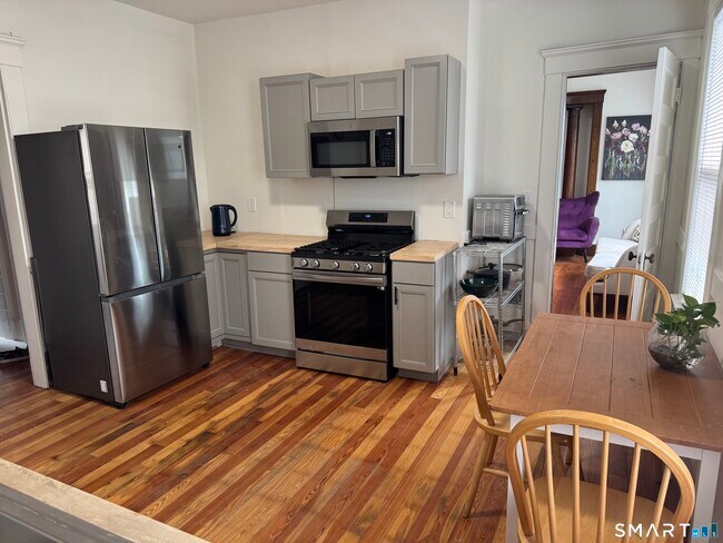 Building Photo - 38 Brownell St