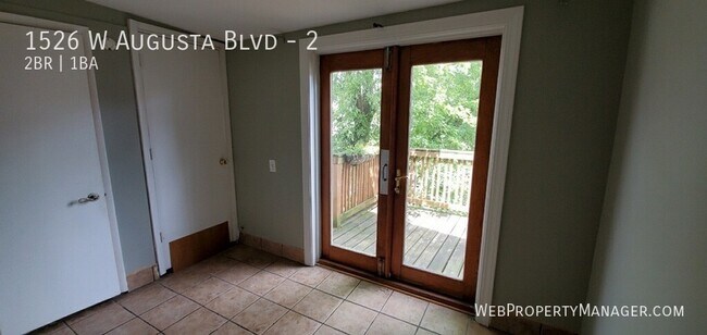 Building Photo - 1526 W Augusta Blvd