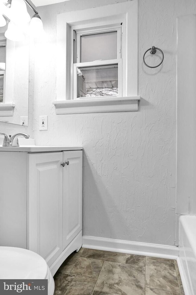 Building Photo - Charming 3 Bedroom, 1 Bath Home in Chambersburg, Pa.