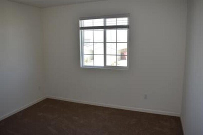 Building Photo - 4230 Freemark Ave