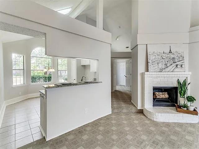 Building Photo - 2319 Foothill Rd