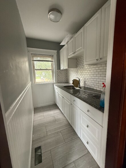 Building Photo - 363 Logee St