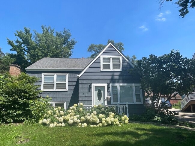 Building Photo - 801 Fairfield Ave