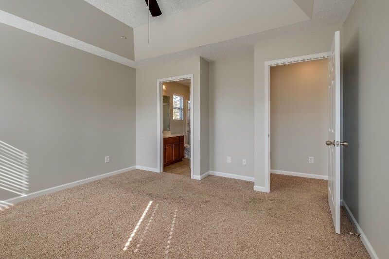 Building Photo - 103 Blossom Ct