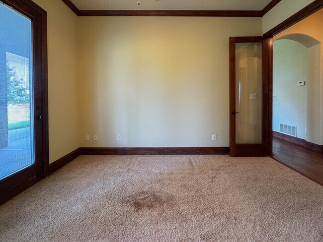 Building Photo - 1559 E Blackjack Rd E