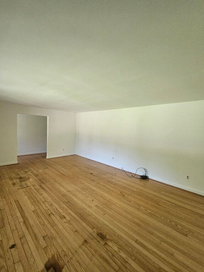 Building Photo - 7022 Gardner Dr