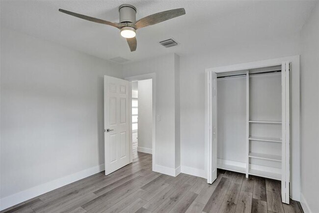 Building Photo - 5361 SW 7th St