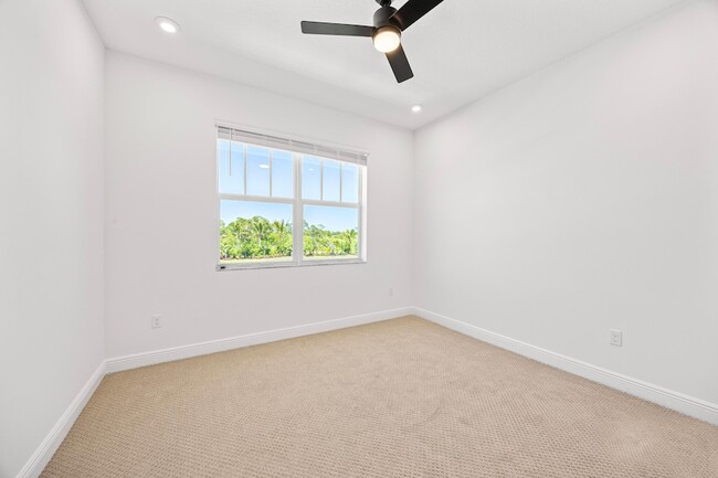 Building Photo - 3552 NW Solange Ct
