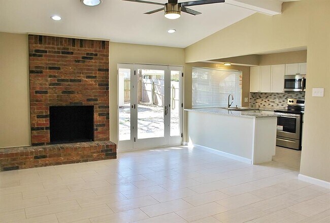 Building Photo - 302 Linkwood Dr