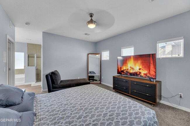 Building Photo - 12631 Mark Twain Ave