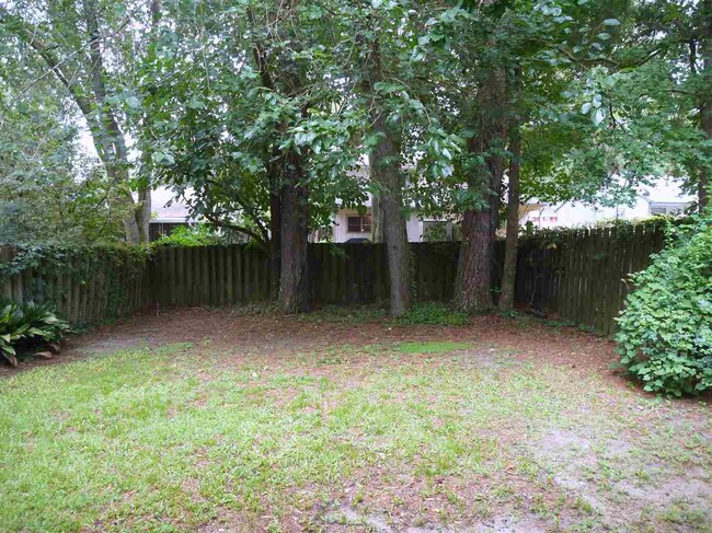 Building Photo - 433 Richview Park Cir W