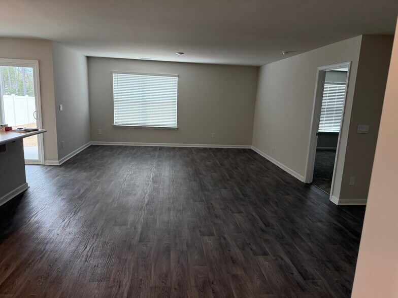 Building Photo - 4735 Cockatoo Dr