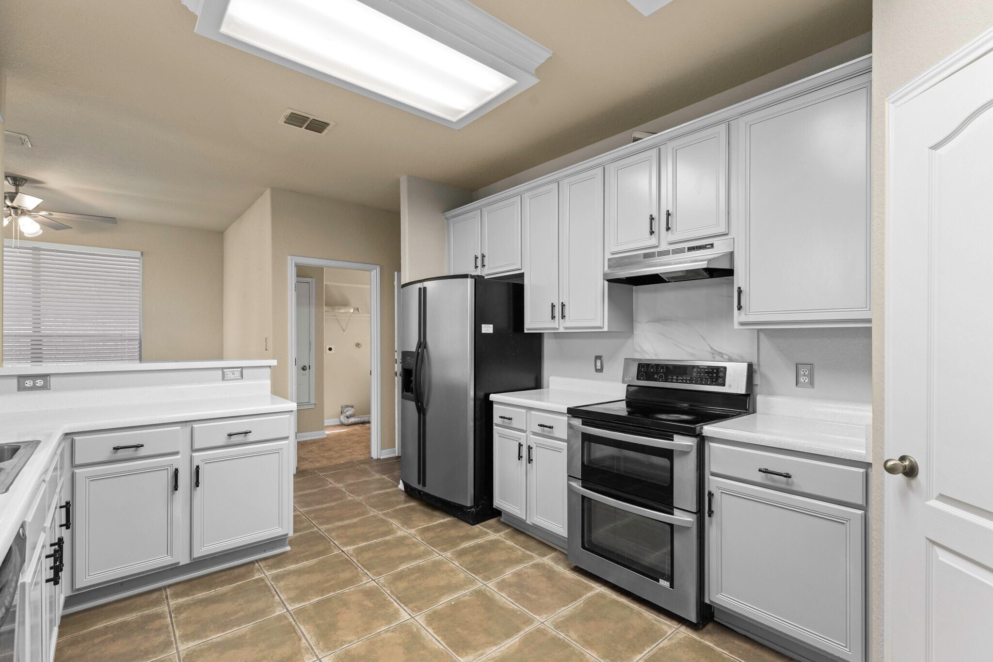 Building Photo - 419 Coyanosa Falls