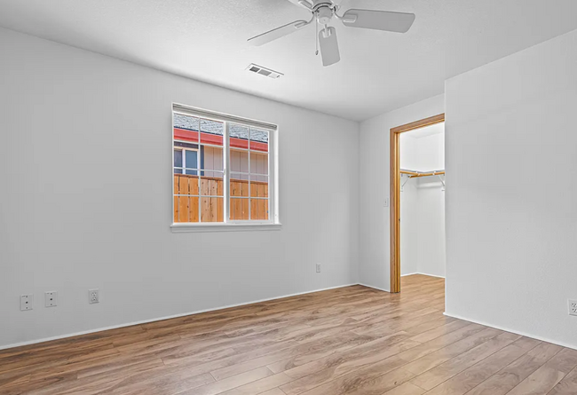 Building Photo - 1744 Sandpiper Dr