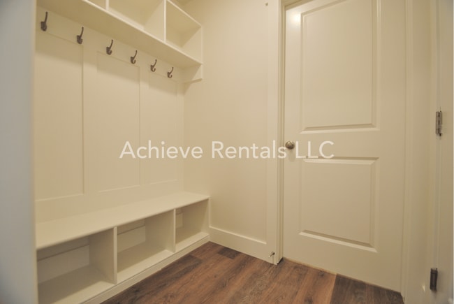 Building Photo - Downtown Logan 3-Bedroom Townhome