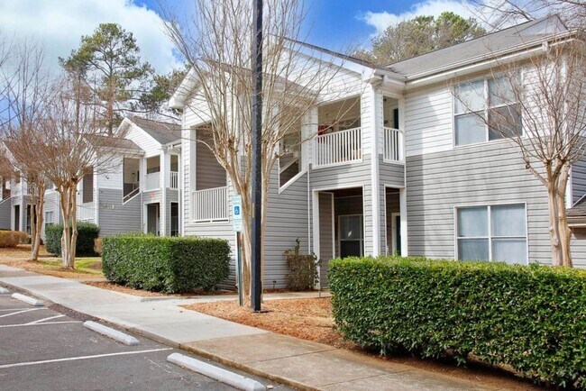 Building Photo - Two Bedroom Apartment