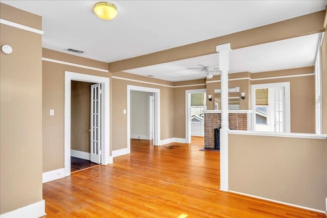 Building Photo - Upstairs Large 3 bedroom apartment in Ardsley Park