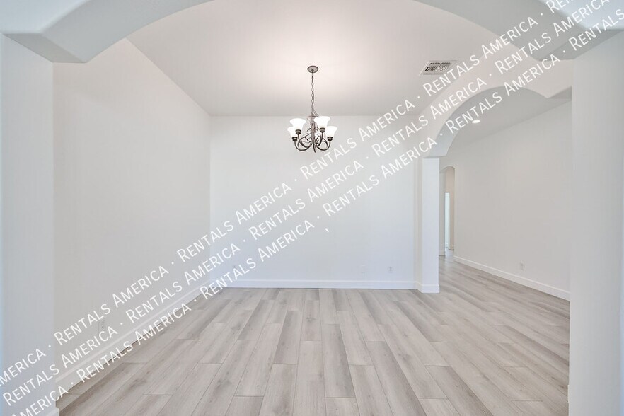 Building Photo - 10320 W Cashman Dr