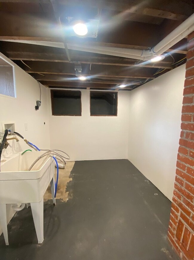 Building Photo - Perry District Gem – Move-In Ready 3 plus Bed / 2 Bath Brick Home with Finished Basement & 2-Car ...