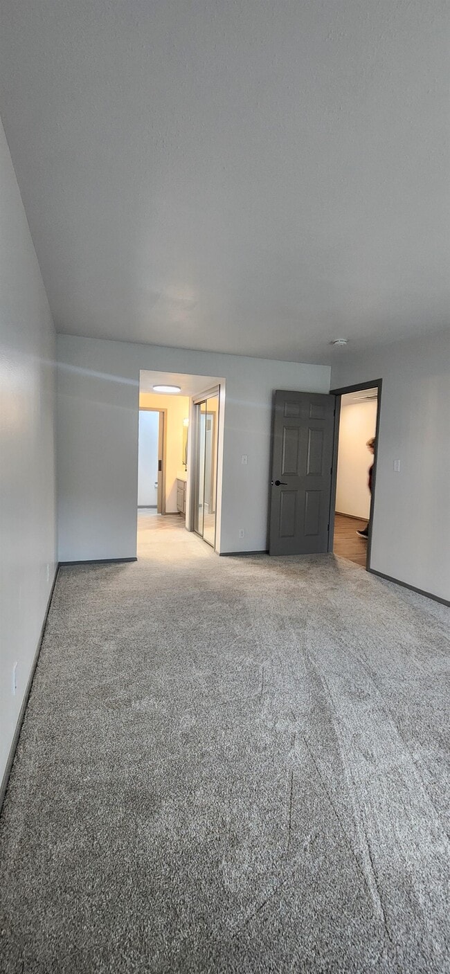 Building Photo - 3945 Fairway Hills Dr