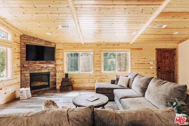 Building Photo - 315 Northern Cross Dr