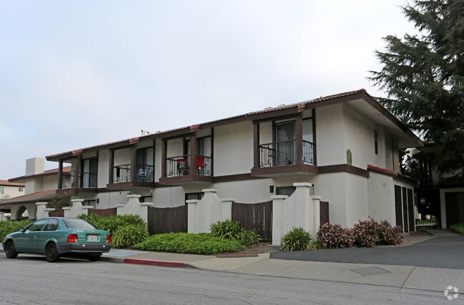 Building Photo - Villa Alvarado Apartments