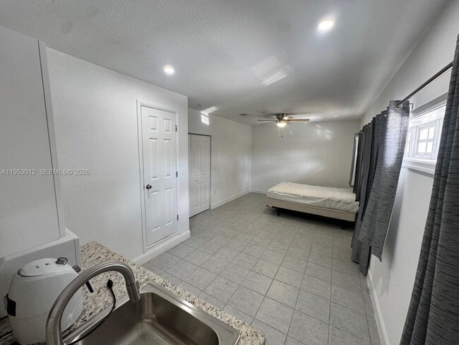 Building Photo - 10710 SW 141st Ave