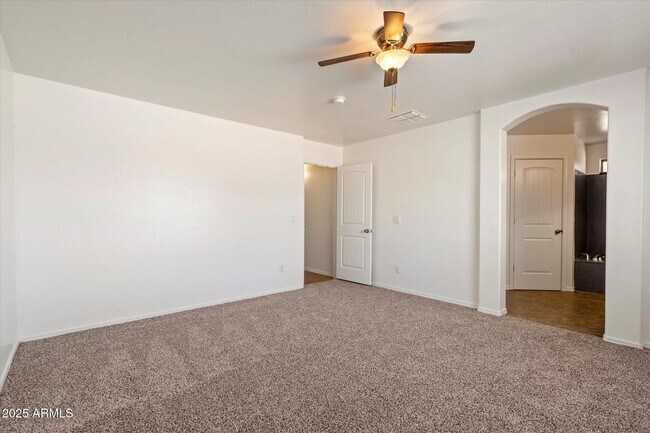 Building Photo - 15848 W Woodlands Ave