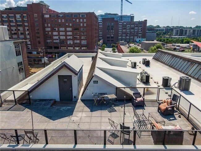 Building Photo - 650 Glen Iris Dr NE
