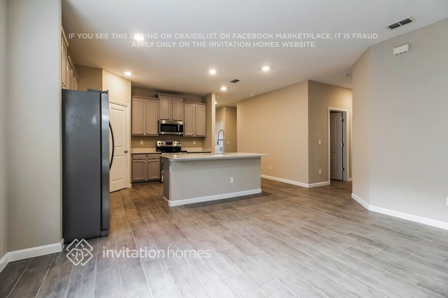 Building Photo - 2493 Laylas Wy
