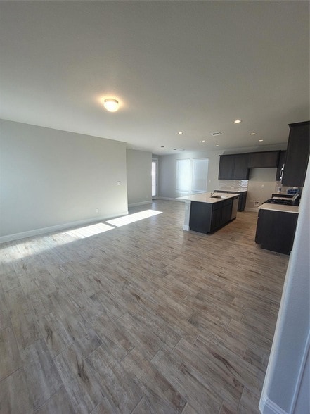 Building Photo - 120 Free Stone Dr