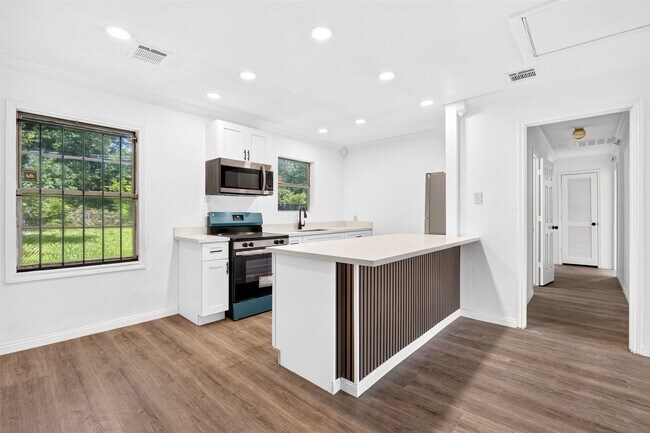 Building Photo - 9211 Clearway Dr