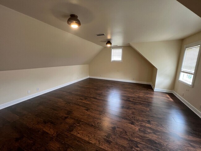 Building Photo - 2627 Isaiah Dr
