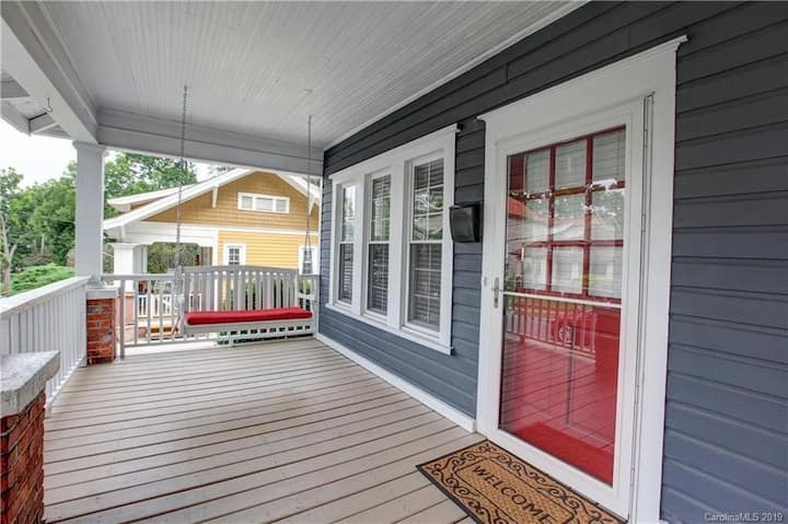 Front porch with view of Frazier Park - 1012 Margaret Brown St