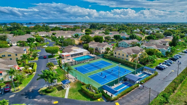 Building Photo - 621 Waterside Dr