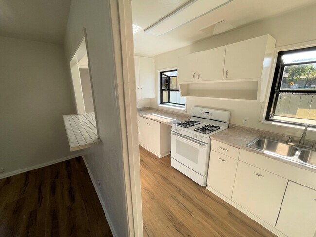 Building Photo - 740main